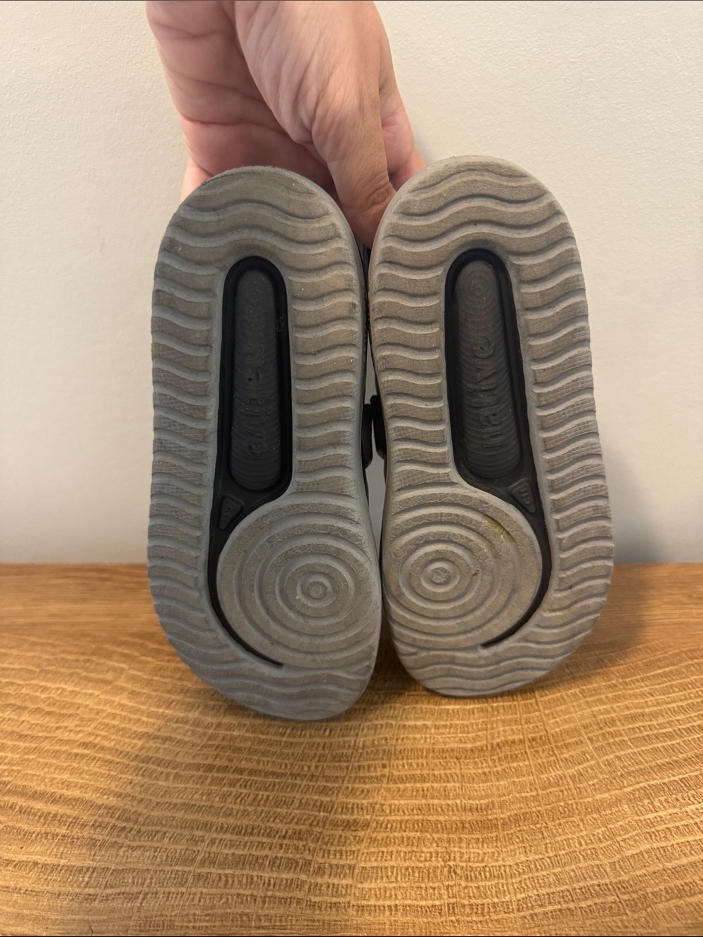 Native Kids Black Sandals with Light Gray Straps - Picture 4 of 5